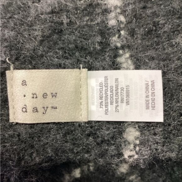 A New Day Women’s Check Winter Wrap Scarf with Tassel Fringe, Gray, OS - Picture 6 of 7